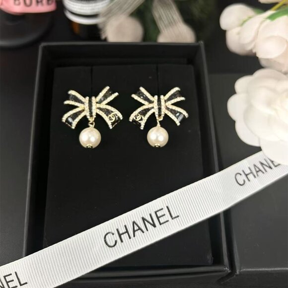 Chanel Earrings - Picture 2 of 4